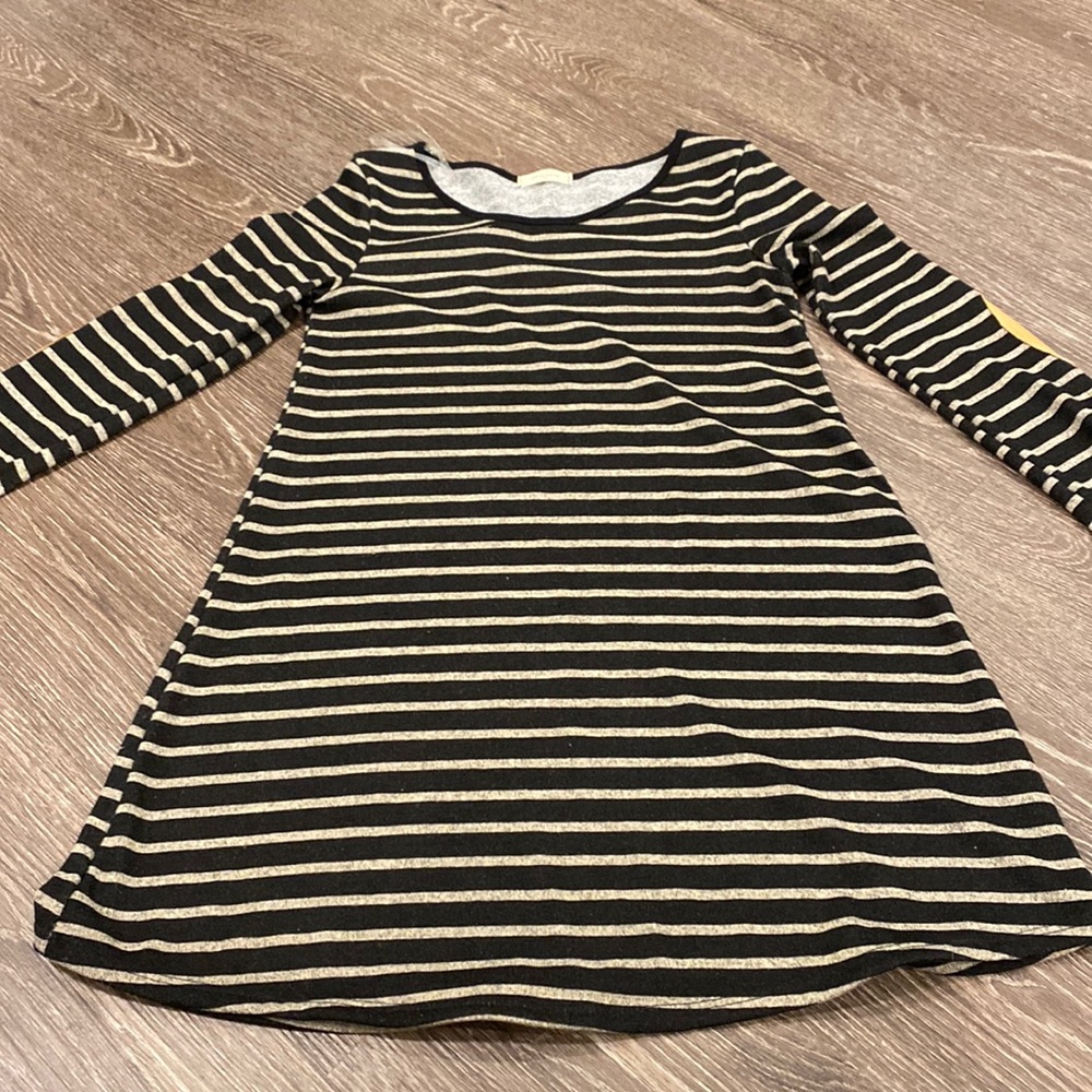 black and cream long sleeve